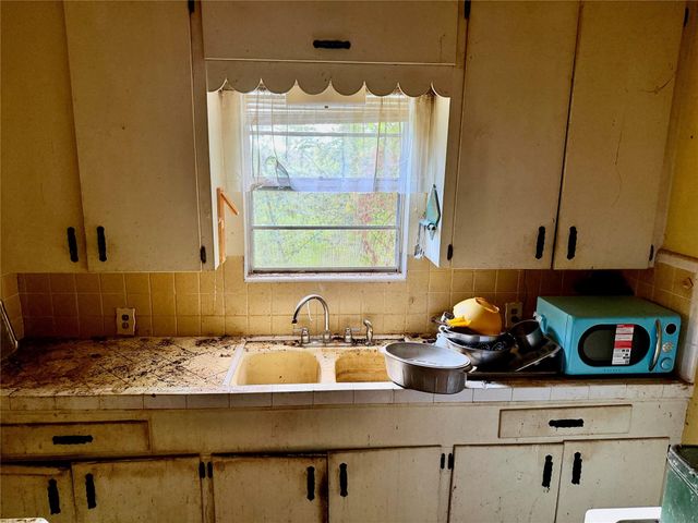 2305 Main Street, La Marque, TX 77568