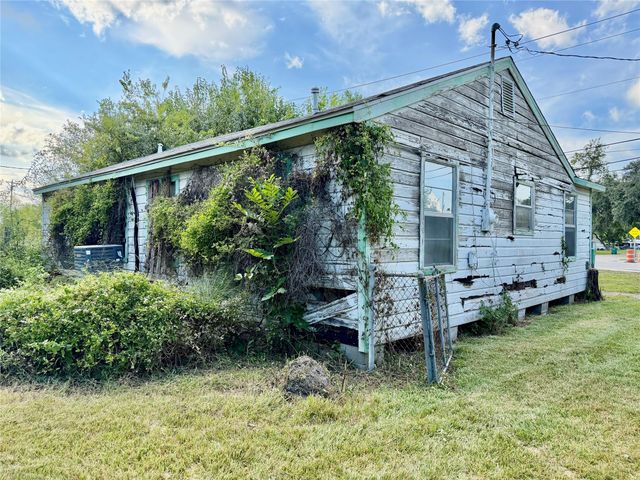 2305 Main Street, La Marque, TX 77568