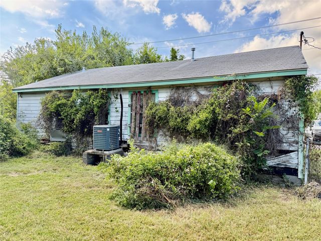 2305 Main Street, La Marque, TX 77568