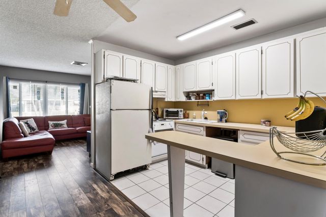 337 E Lake Road, Palm Springs, FL 33461