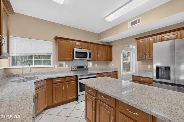 1370 Whirlaway Drive, El Paso, TX 79936
