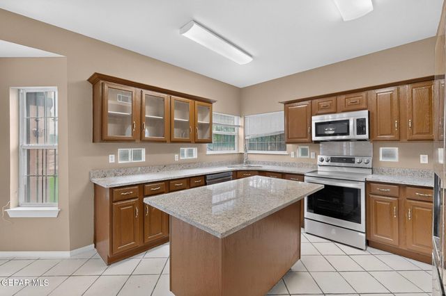 1370 Whirlaway Drive, El Paso, TX 79936