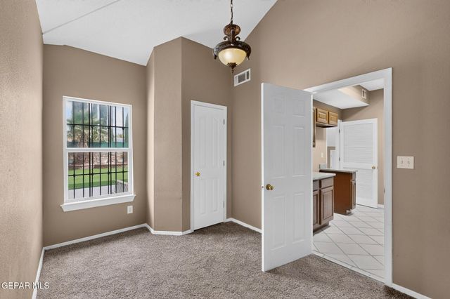 1370 Whirlaway Drive, El Paso, TX 79936