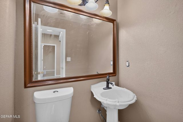 1370 Whirlaway Drive, El Paso, TX 79936