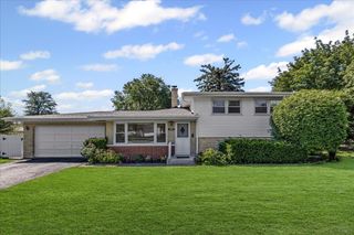 1605 E Frederick Street, Arlington Heights, IL 60004
