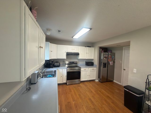 764 Port Drive, Avon, IN 46123