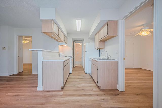 2750 Holly Hall Street 910, Houston, TX 77054