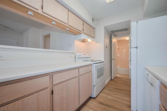 2750 Holly Hall Street 910, Houston, TX 77054