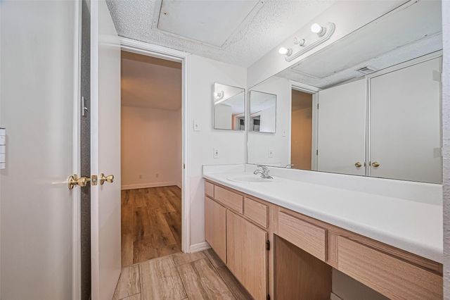 2750 Holly Hall Street 910, Houston, TX 77054