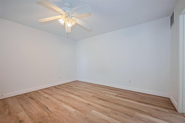 2750 Holly Hall Street 910, Houston, TX 77054