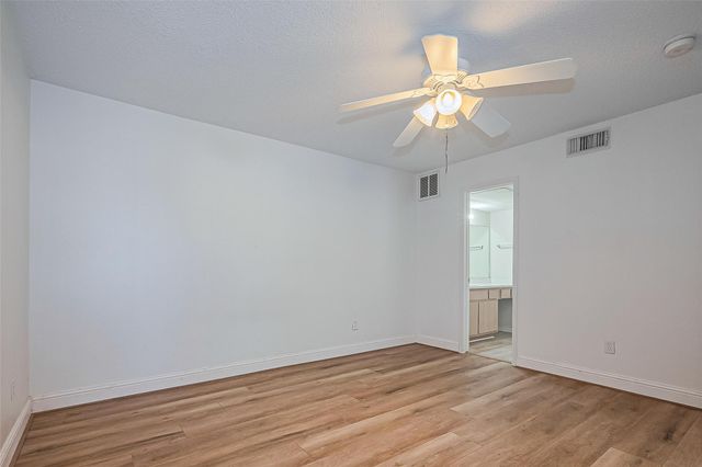 2750 Holly Hall Street 910, Houston, TX 77054