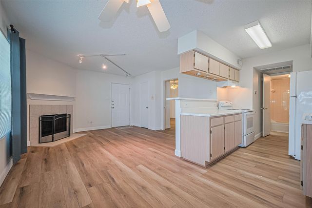 2750 Holly Hall Street 910, Houston, TX 77054
