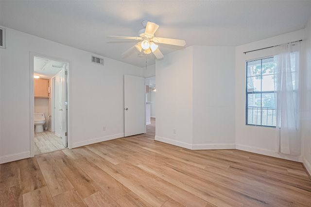 2750 Holly Hall Street 910, Houston, TX 77054