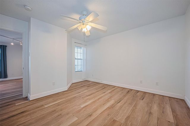 2750 Holly Hall Street 910, Houston, TX 77054