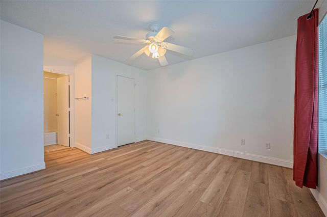 2750 Holly Hall Street 910, Houston, TX 77054