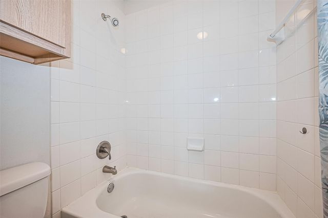 2750 Holly Hall Street 910, Houston, TX 77054