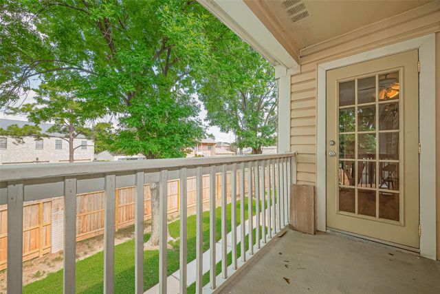 2750 Holly Hall Street 910, Houston, TX 77054