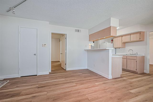 2750 Holly Hall Street 910, Houston, TX 77054