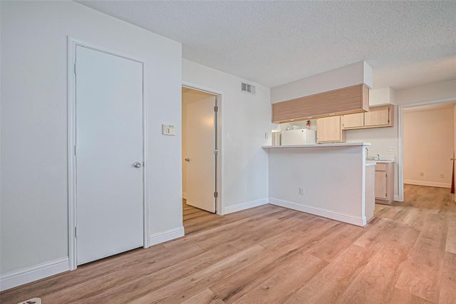 2750 Holly Hall Street 910, Houston, TX 77054