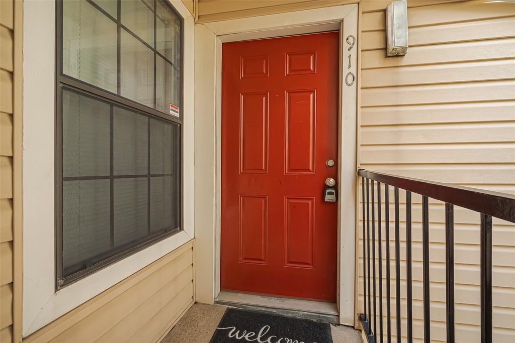 2750 Holly Hall Street 910, Houston, TX 77054