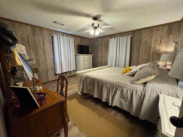 220 Lark Dr, Lockport, LA 70374