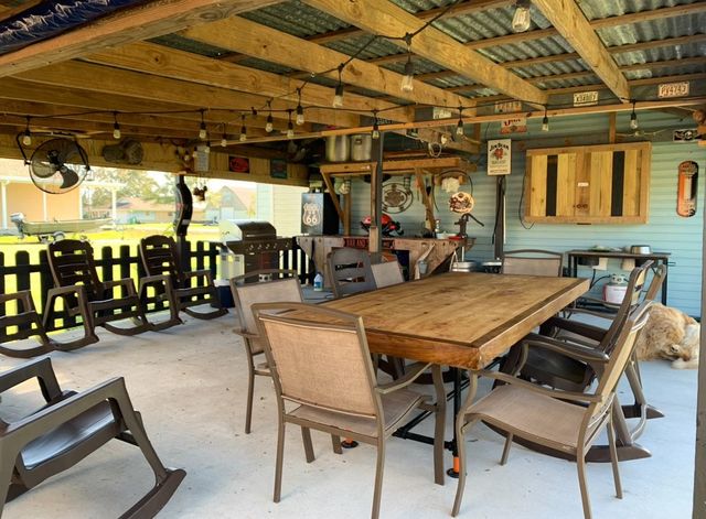 220 Lark Dr, Lockport, LA 70374