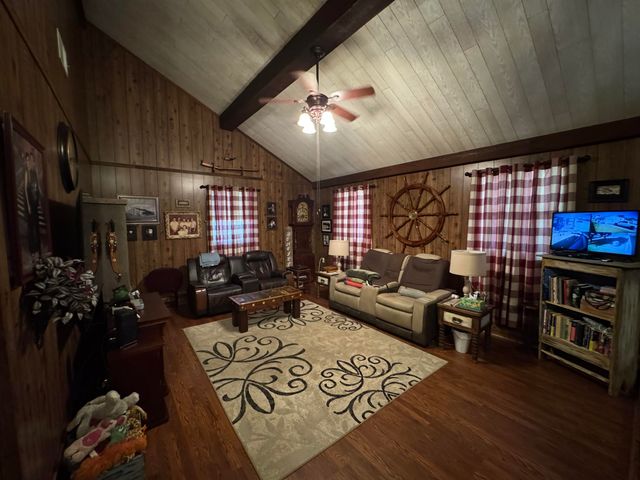 220 Lark Dr, Lockport, LA 70374