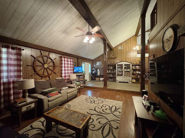 220 Lark Dr, Lockport, LA 70374