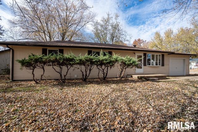 1401 S THOMAS Street, Carterville, IL 62918