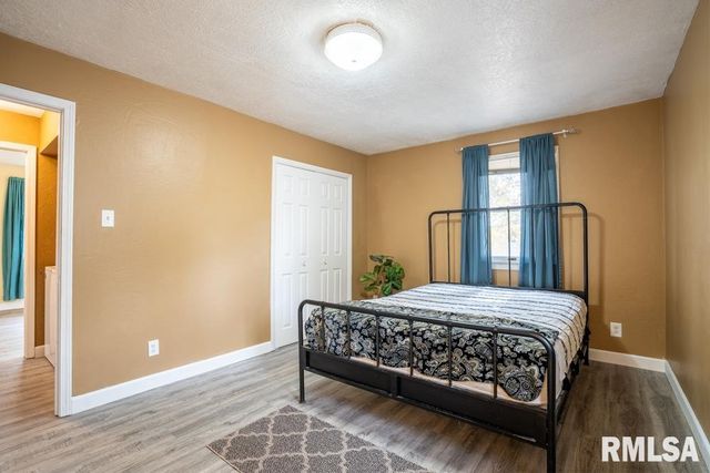 1401 S THOMAS Street, Carterville, IL 62918