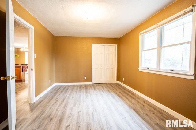 1401 S THOMAS Street, Carterville, IL 62918