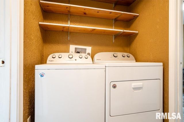 1401 S THOMAS Street, Carterville, IL 62918