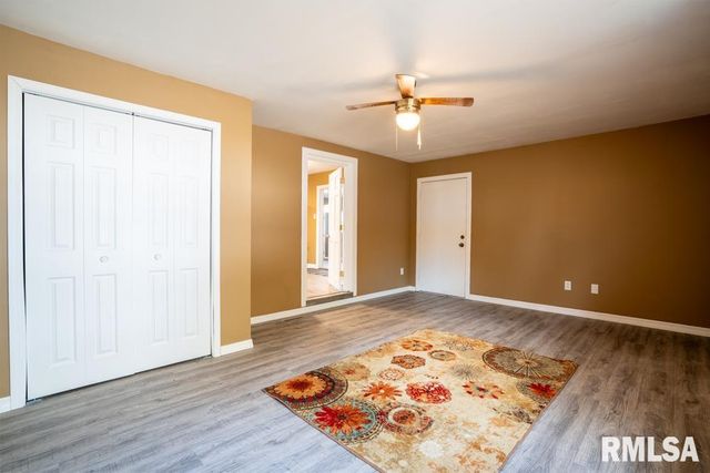 1401 S THOMAS Street, Carterville, IL 62918