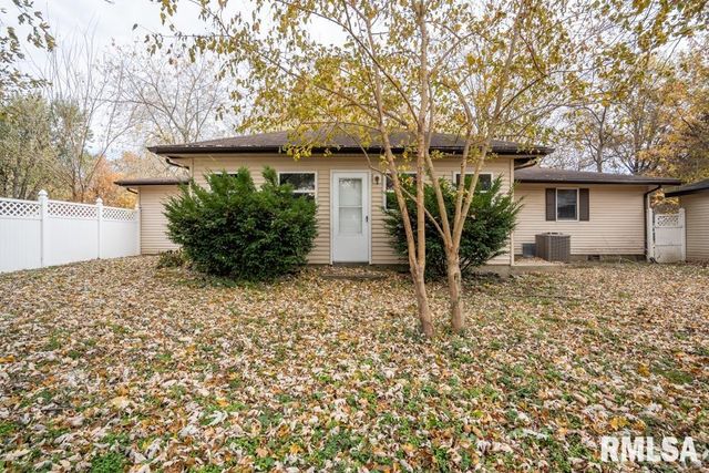 1401 S THOMAS Street, Carterville, IL 62918