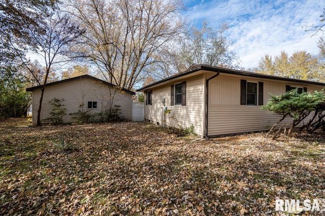 1401 S THOMAS Street, Carterville, IL 62918