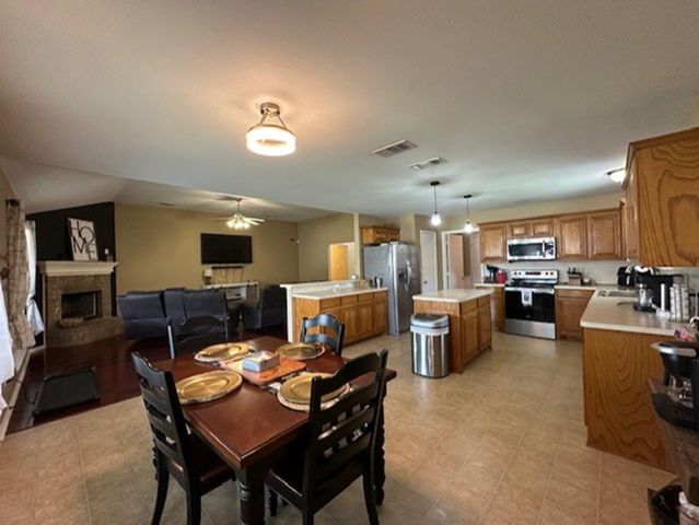 440 Maggie Circle, Flint, TX 75762