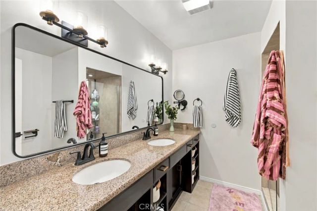 10240 Camarillo 115, Toluca Lake, CA 91602