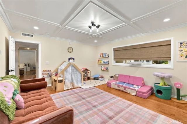 10240 Camarillo 115, Toluca Lake, CA 91602