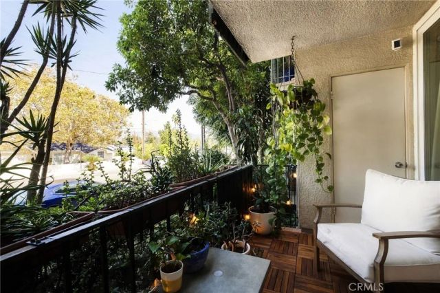 10240 Camarillo 115, Toluca Lake, CA 91602