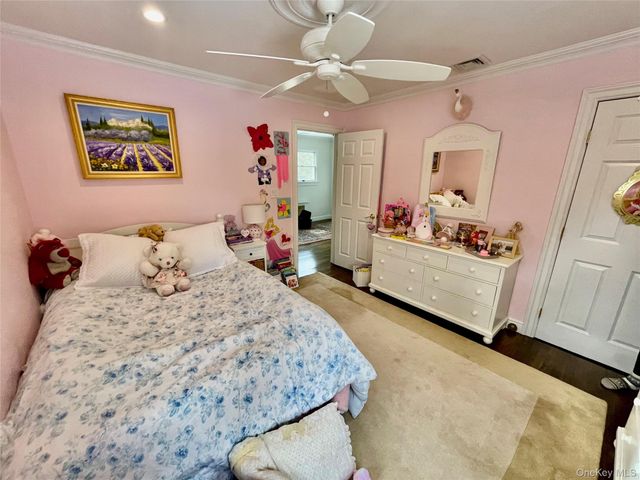 30 Carnegie Avenue, Huntington, NY 11743