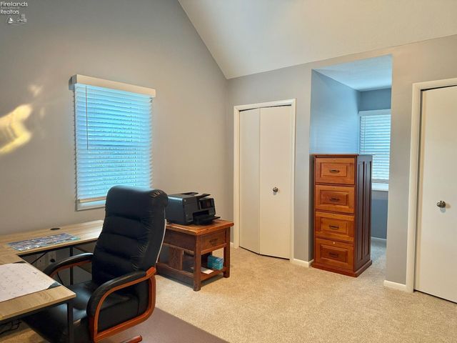 10921 N Bay Point Dr Apt 504, Marblehead, OH 43440