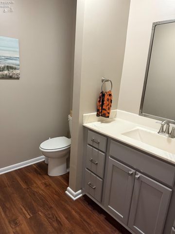 10921 N Bay Point Dr Apt 504, Marblehead, OH 43440