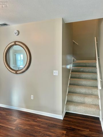 10921 N Bay Point Dr Apt 504, Marblehead, OH 43440