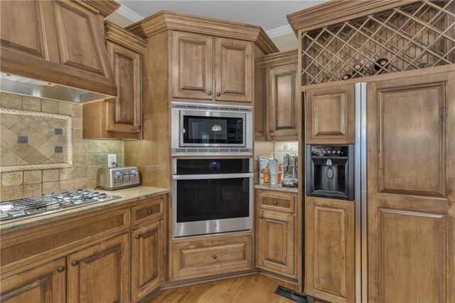 1611 Silvergrass Lane, Grayson, GA 30017