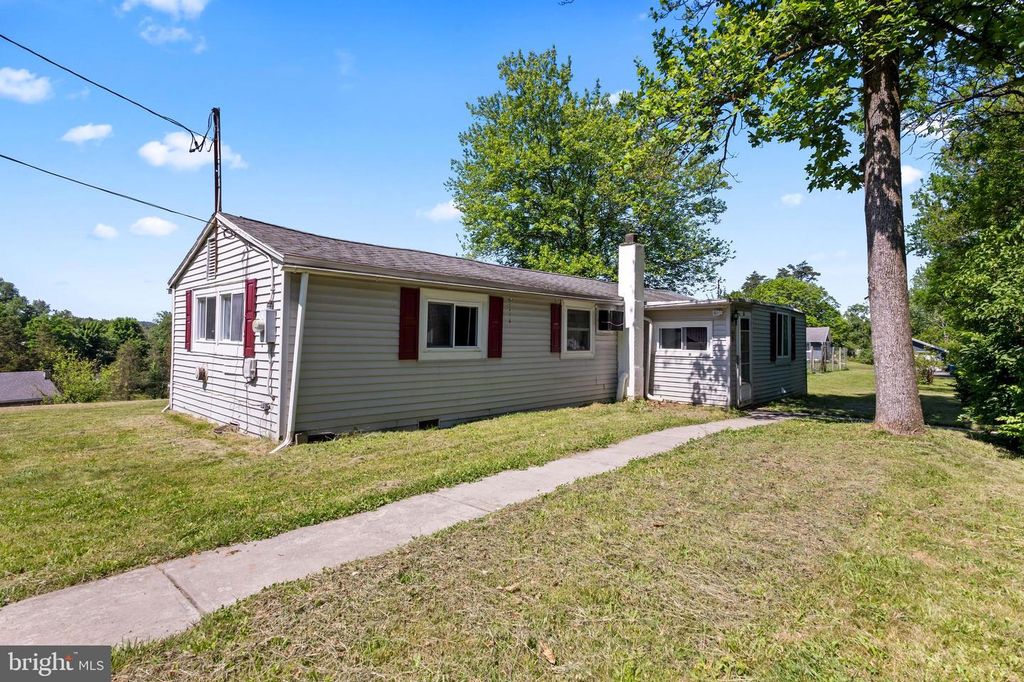 30 PERRY ST, Birdsboro, PA 19508