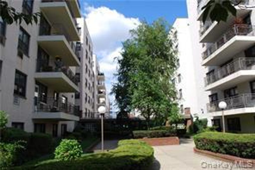 3080 Voorhies Avenue 6F, Brooklyn, NY 11235