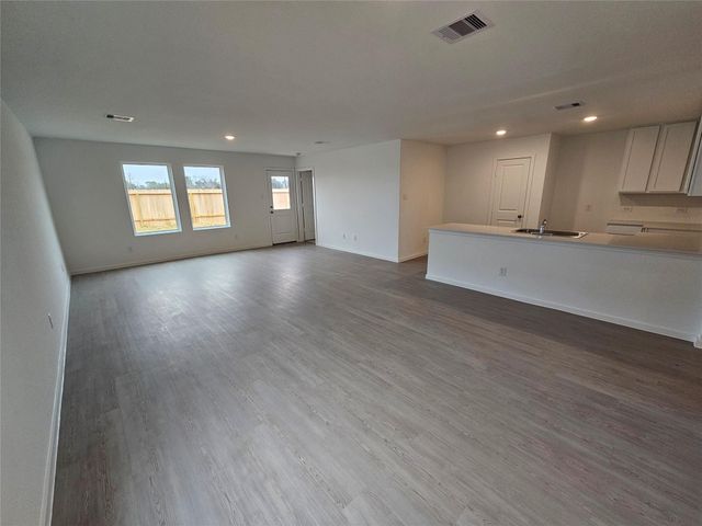 341 Grayson Baw Lane, Waller, TX 77484