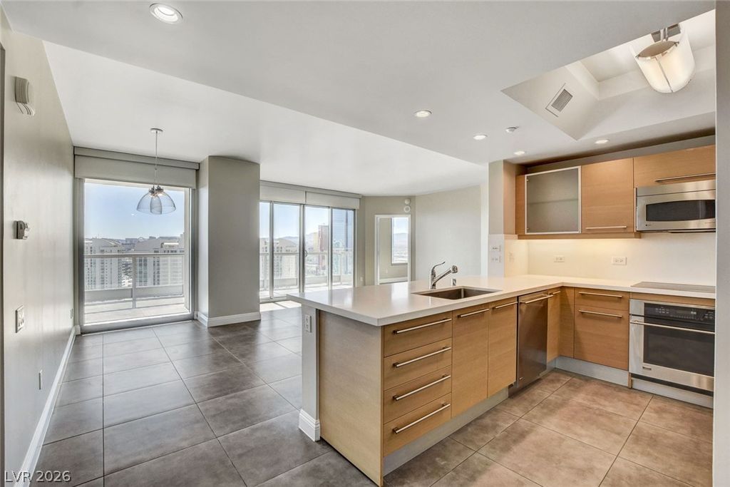 222 Karen Avenue 4305, Las Vegas, NV 89109
