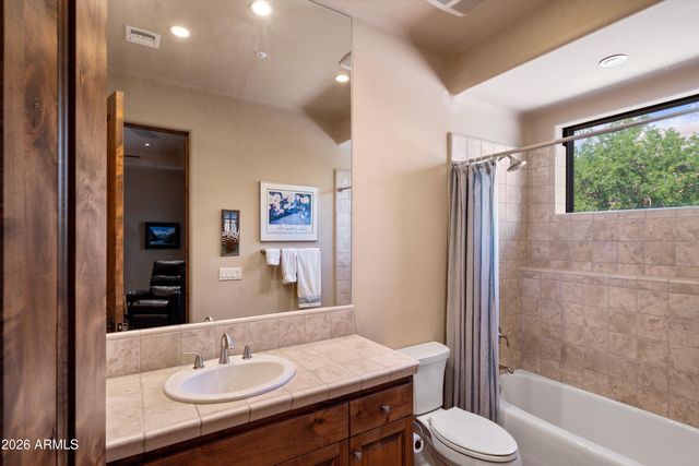 7373 E CLUBHOUSE Drive 8, Scottsdale, AZ 85266