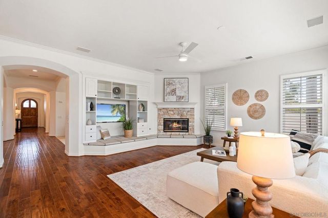 8031 Sitio Caucho, Carlsbad, CA 92009